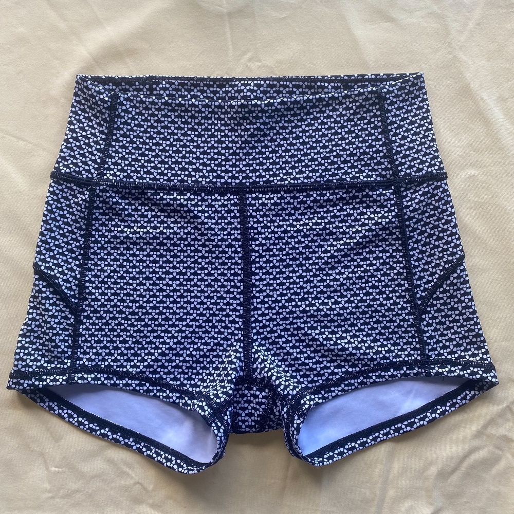 Lululemon booty shorts